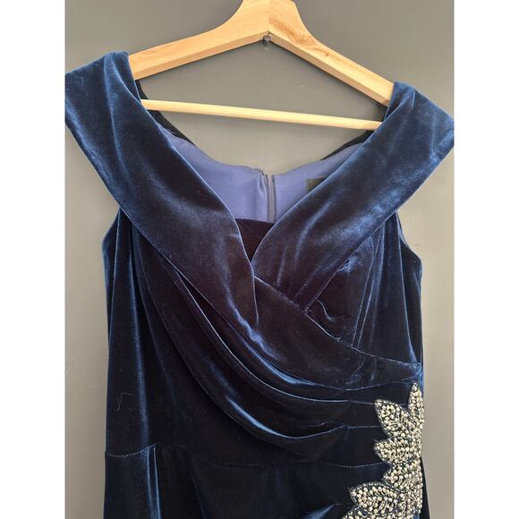 Alex Evenings Off the Shoulder Velvet Gown Sweetheart Neckline Imperial Blue 10 - Picture 8 of 13
